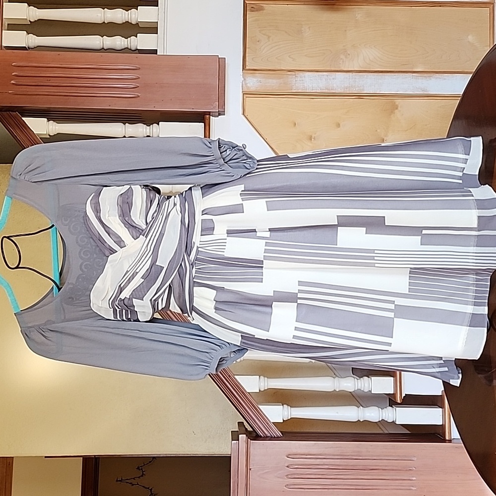 Anthropologie Moulinette Soeurs Silk Midi Dress sz 0 grey silver & cream color